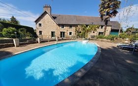 STUDIO PRIVATIF ET SA PISCINE AUX AGAPANTHES DE CROMEL - Le Mont Saint-Michel